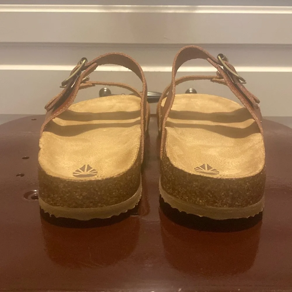 EUC. Brown and Tan Sandals. Women’s Size 10 - Picture 4 of 13